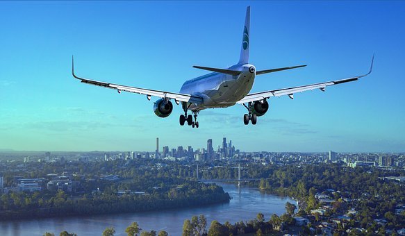 O preço médio da passagem aérea aumenta em até 124% no réveillon e em até 120% em janeiro.