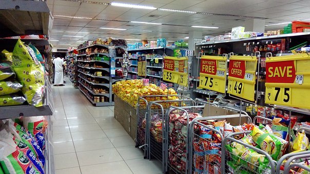 IBGE diz que vendas no varejo sobem 0,4% em outubro; consenso sobe 0,3%